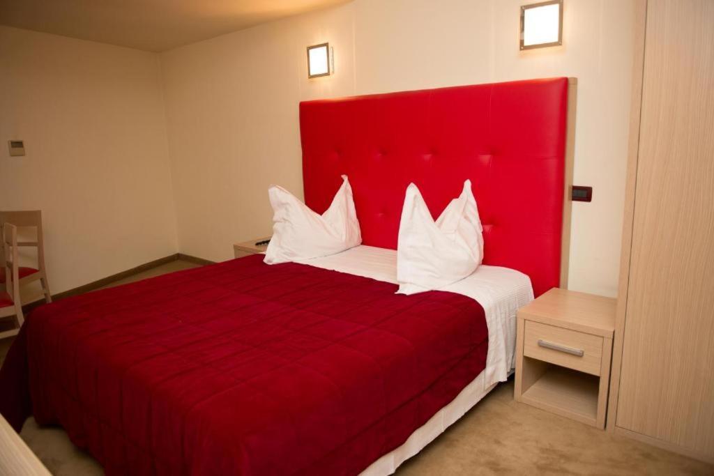 Grand Master Hotel Dej Extérieur photo