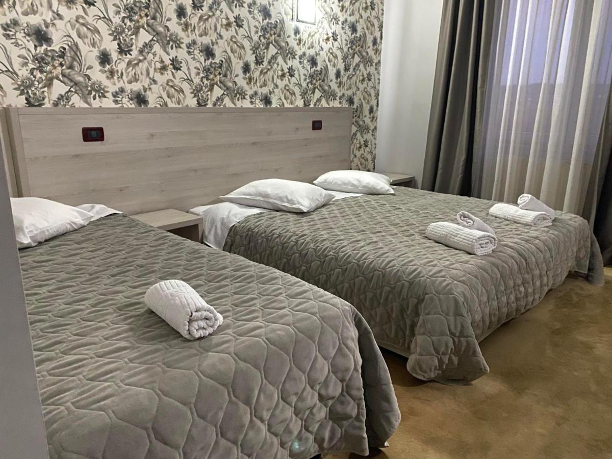 Grand Master Hotel Dej Extérieur photo